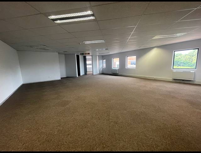 1,053M² OFFICE TO LET IN PARKTOWN